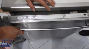2021 01 31 16 26 38 LG118 new.mp4 VLC media player 300x167 - تعمیرات لوازم خانگی ال جی &ndash; LG